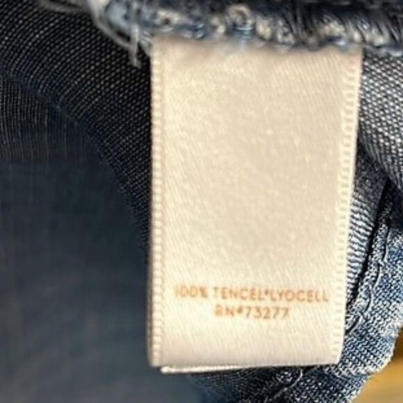 LC Lauren Conrad Blue Chambray Ruffled Pintuck Cold Shoulder Top Size XL NWOT - Picture 10 of 11